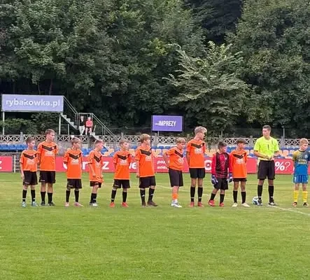 Trampkarz C2 Grom Więcbork: seria emocjonujących meczów i zwycięstwo w Gostycynie
