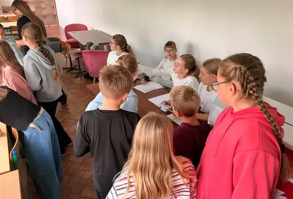 Wybory do Samorządu Uczniowskiego w Trójce w Sępólnie Krajeńskim – praktyczna lekcja demokracji
