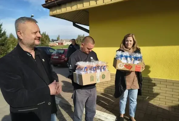 Uczniowie z Sosna zwiedzili oczyszczalnię ścieków w Wąwelnie