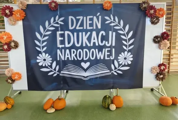 Dzień Edukacji Narodowej w szkole – wzruszający apel i podziękowania dla nauczycieli