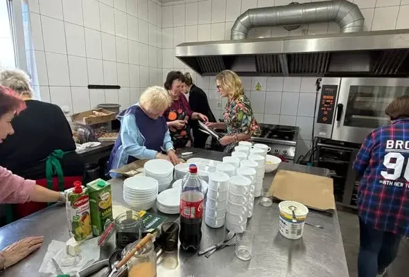 Kluski, dynie i nagrody – kulinarne święto seniorów w programie „Danie Wspólnych Chwil”