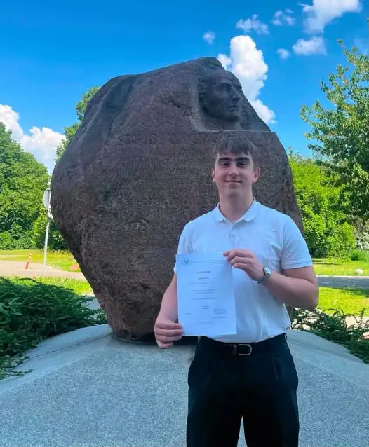 Uczeń z Więcborka finalistą europejskiego konkursu EUCYS. Jego projekt ortezy zachwycił jurorów