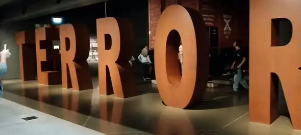Ósmoklasiści z wizytą w Muzeum II Wojny Światowej i na sopockim molo